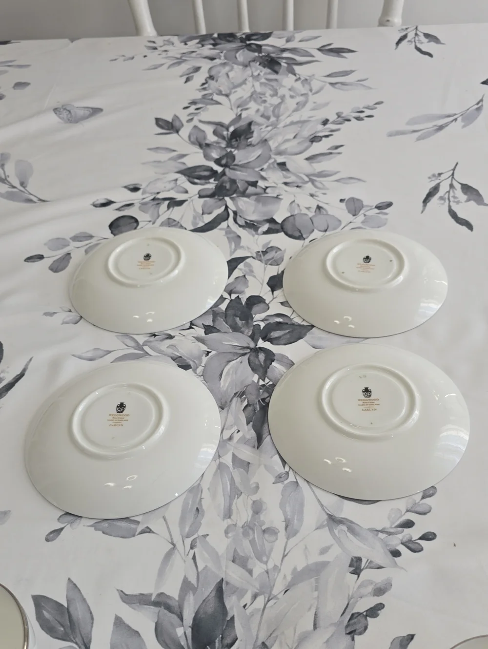 Wedgwood Bone China 4 Cups 4 Saucers Carlyn Made In England White